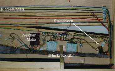 Schaltung im Original unter der Platte