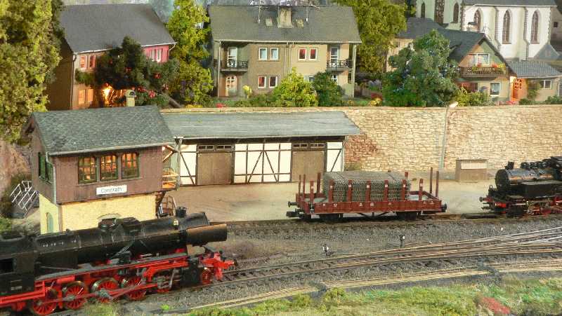Häuser mit Bahnblick